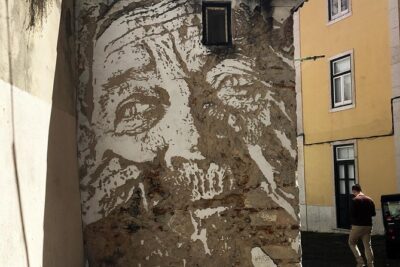 3-Hour Guided Street Art Walking Tour of Lisbon - Where you start and end (and how that helps your day)