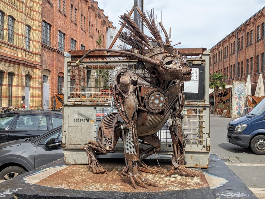 Alternative Berlin / Street art tour - Private group - Kiez life: neighborhoods, food ideas, and after-dark culture