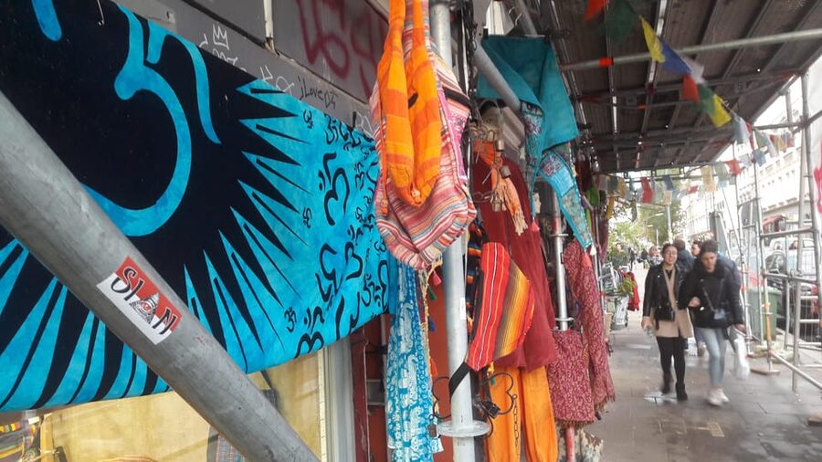 Alternative Berlin / Street art tour - Private group - Music history you’ll actually remember on the walk