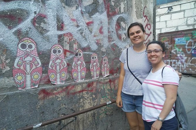 Alternative Street Art Free Walking Tour of Budapest - Meeting at Blaha Lujza Tér and Getting Oriented Fast