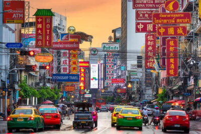 Bangkok: Chinatown & Taladnoi Street Art Guided Walking Tour - Wat Mangkon Kamalawat: The Chinese Spiritual Center You Can Actually Read