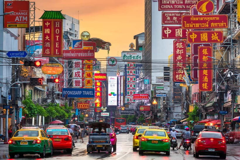 Bangkok: Chinatown & Taladnoi Street Art Guided Walking Tour - Wat Mangkon Kamalawat: The Chinese Spiritual Center You Can Actually Read