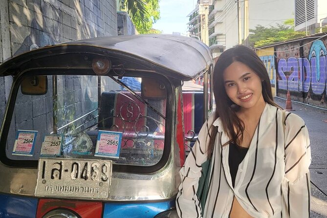 Bangkok Heritage & Street Art Private Walking Tour - Street art without the chaotic hunt: what to watch for
