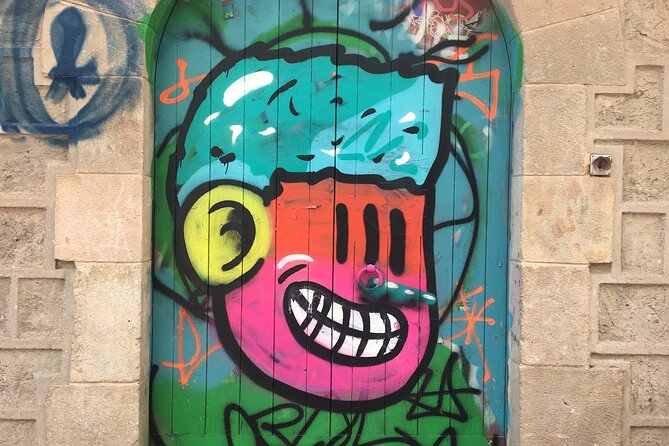Barcelona Art & Wine: Galleries, Studios & Street Art - Walking Into Galeria Senda: A Clean Start in Ciutat Vella
