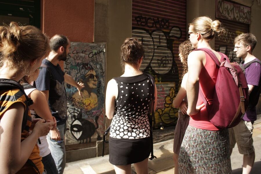 Barcelona: Raval Street Art and Graffiti Walking Tour - The Arnau Gallery stop: seeing local work with context