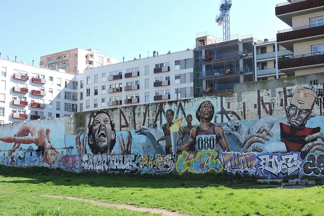 Barcelona Street Art and Graffitti Bicycle Tour - The Ride From Carrer dels Escudellers to the Shore