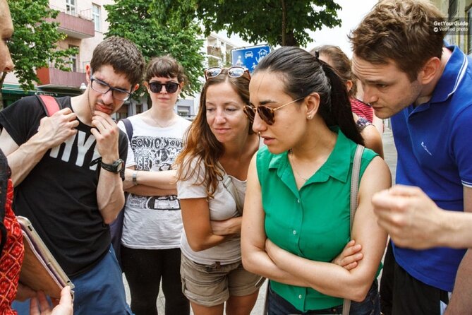 Barcelona Street Art, Graffiti and Tapas Tour - Benitez Garden and Rain: The Tour’s Real-World Test