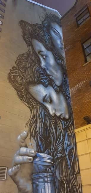 Belfast : Pub Music , Street Art Experience Walking Tour - Two half-hour live-music breaks in Belfast pubs