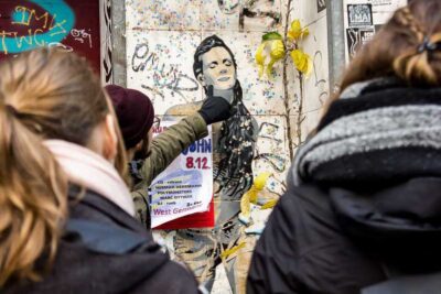 Berlin: Private Kreuzberg Street Art Walking Tour - The 2-Hour Loop Through Kreuzberg: Murals, Tags, and Street-Level Meaning