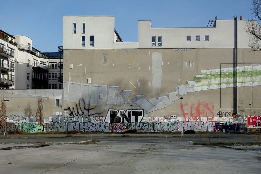 Berlin: Private Kreuzberg Street Art Walking Tour - What to Watch For on the Walk: Pacing, Weather, and Asking Questions