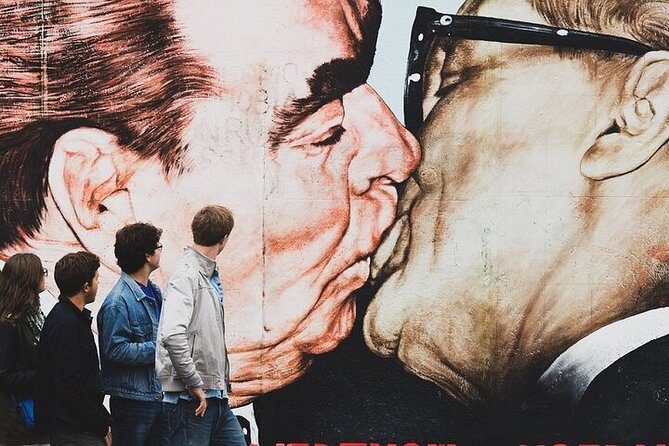 Berlin Street Art Tour with Graffiti, Murals, and Urban Culture - What to bring so you enjoy it (not just survive it)