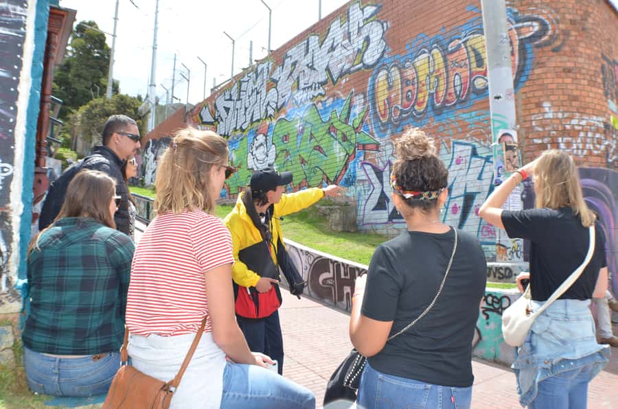 Bogotá: La Candelaria Graffiti & Urban Art Guided Tour - Key things that make this tour worth your time