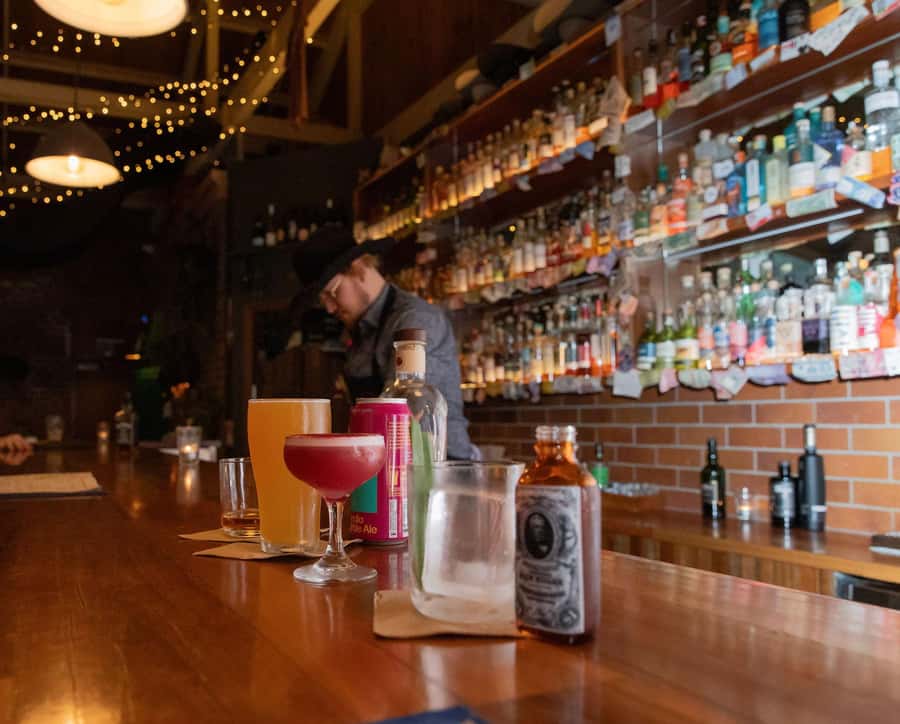 Brisbane: Small Bars and Street Art Tour with a Drink - Street art you can actually understand on the move