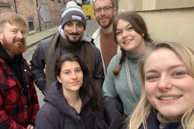 Bristol Street Art: Banksy Exploration Game and Tour - The App Experience: Offline Clues, Pacing, and the Big Trade-Off