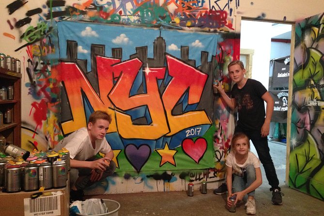 Brooklyn Street Art Tour - The walking pace: guided time, then a bit of self-paced looking