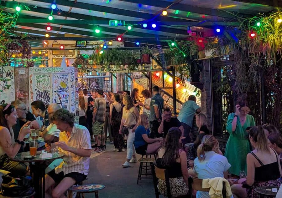 Budapest: Ruin Bars, Street Art, and Jewish Quarter Tour - Key highlights worth planning for