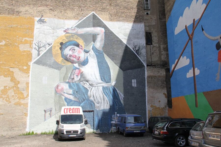 Budapest: Street Art Tour - Murals and Graffiti: How the Guide Turns Paint Into Context
