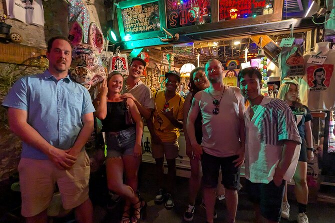 Budapest Vibe: Ruin Bars, Street Art and Culture Tour - Lángos at Wesselényi utca: the street food break that keeps you happy