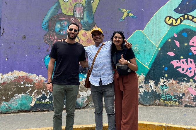 Colorful Barranco Tour and Street Art - Entering Barranco: Starbucks Meet-Up and Main Square Start