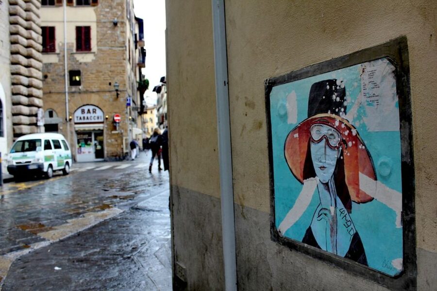 Florence: Street Art Tour - Ponte Vecchio: Famous Bridge, Unfamous Stories on Walls