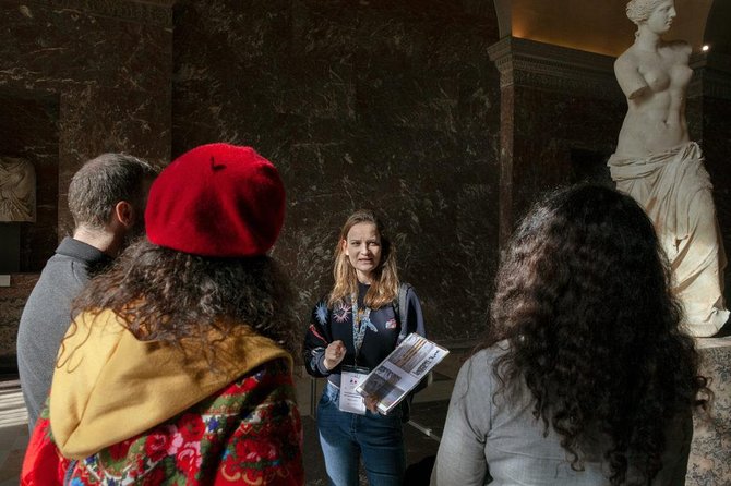 From Louvre to Street Art - original museum guided tour (skip the line!) - Finding the Start: Cour Napoléon and the Louvre Pyramids Area