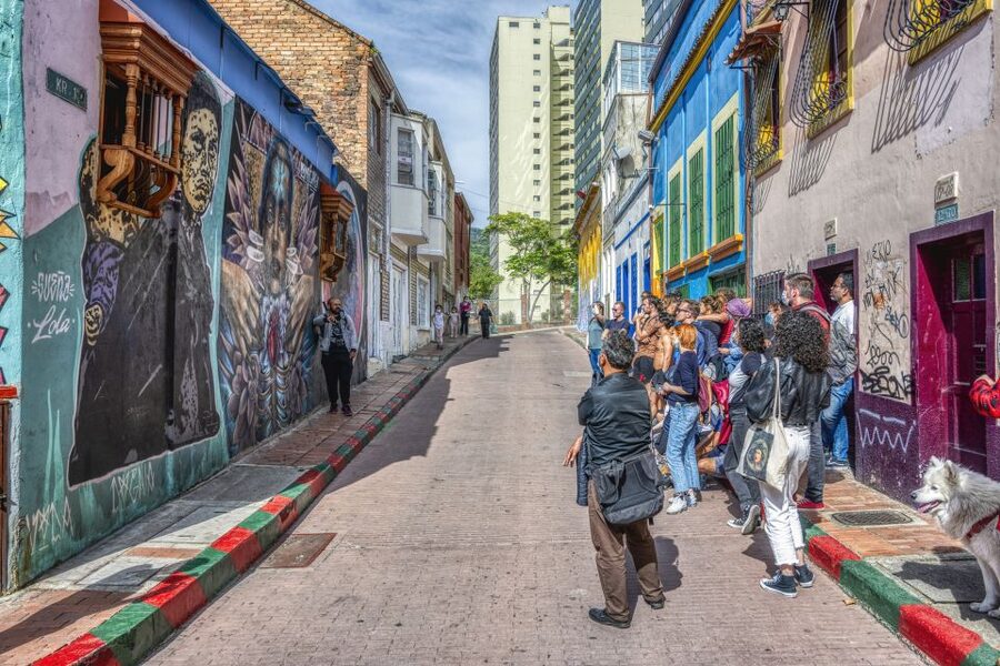 Graffiti Tour: a fascinating walk through a street art City - The guide system: artists explaining art without turning it into trivia
