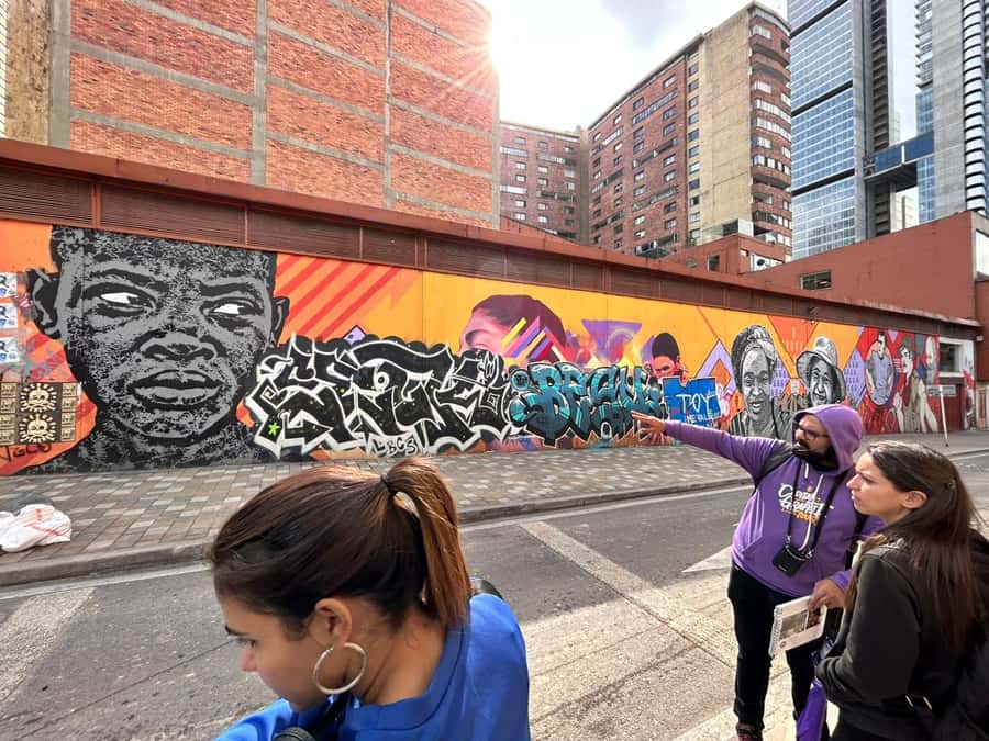 Graffiti Tour: a fascinating walk through a street art City - Starting at the Gold Museum: where the tour begins