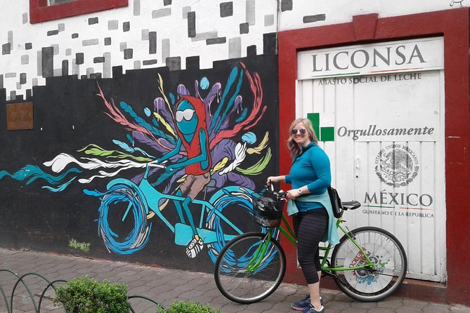 Graffiti & Urban Art Biketour w/ taco stop - Condesa DF: Mural-Friendly Streets and the Taco Stop That Actually Helps