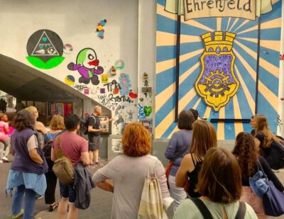 Köln Ehrenfeld: Street Art und Graffiti Tour Walls of Wonder - A short safety briefing, then real neighborhood walking