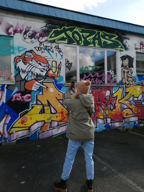 Köln Ehrenfeld: Street Art und Graffiti Tour Walls of Wonder - Price and timing: $33 for 2 hours, and what you’re paying for