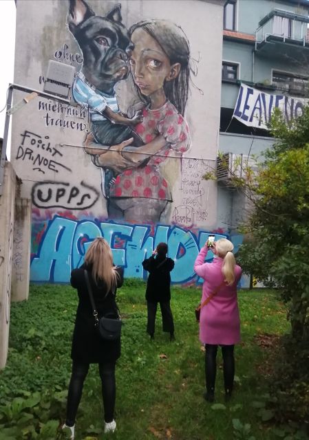 Köln Ehrenfeld: Street Art und Graffiti Tour Walls of Wonder - What to wear: rain or shine, lots of short stops