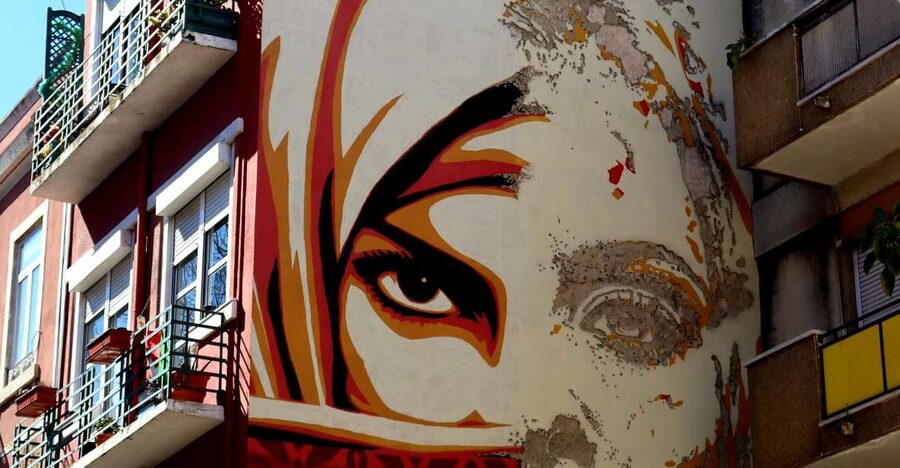 Lisbon: Street Art and Historical Walking Tour - Starting at Miradouro da Graça: views, orientation, then the first walls