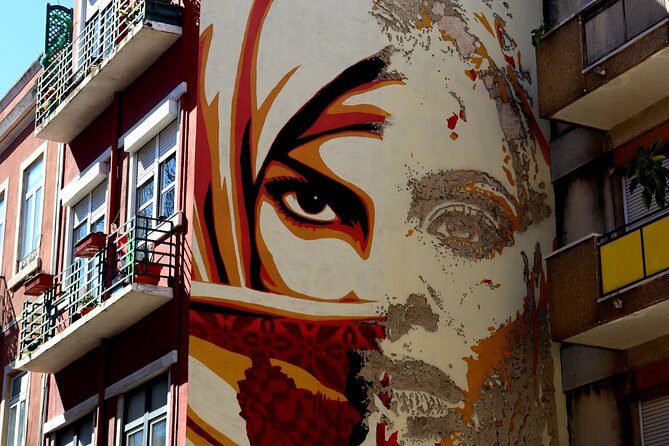 Lisbon Street Art and Lookout Point Tour - Stop 1: Miradouro da Graça and the Sophia de Mello Breyner Andresen view