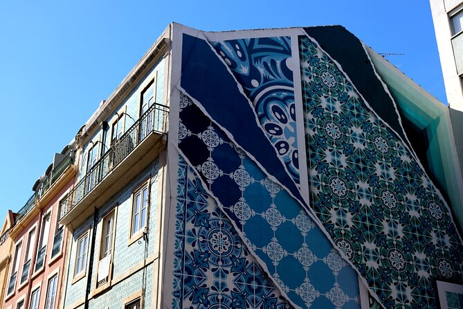 Lisbon Street Art and Lookout Point Tour - Stop 4: Miradouro das Portas do Sol and the Alfama maze
