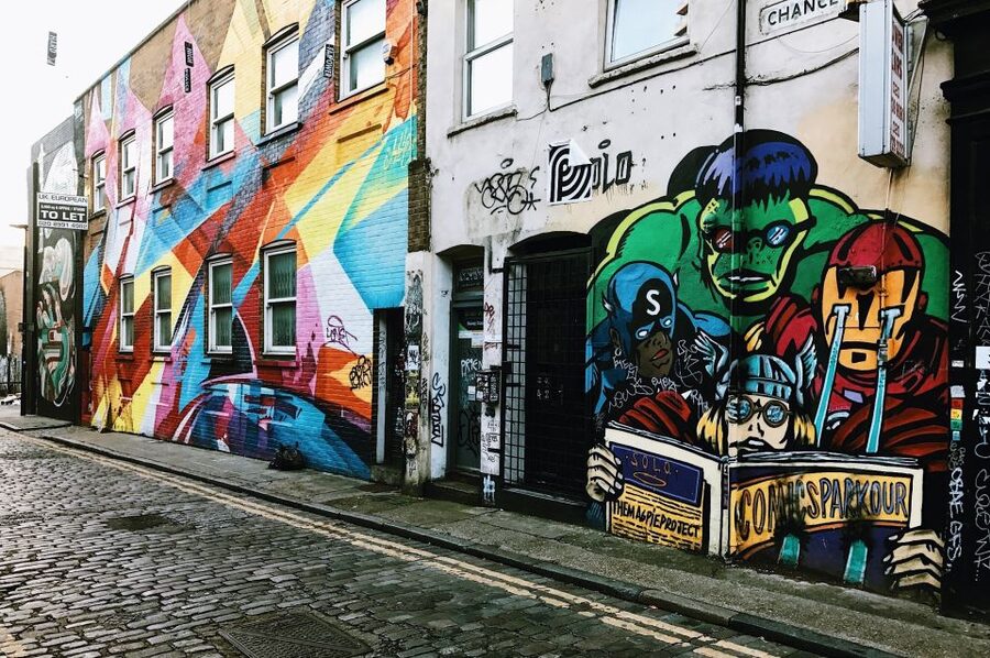 London East End - Guided Walking Tour 12 guests 2,5h - Truman Brewery and the art-meets-people vibe