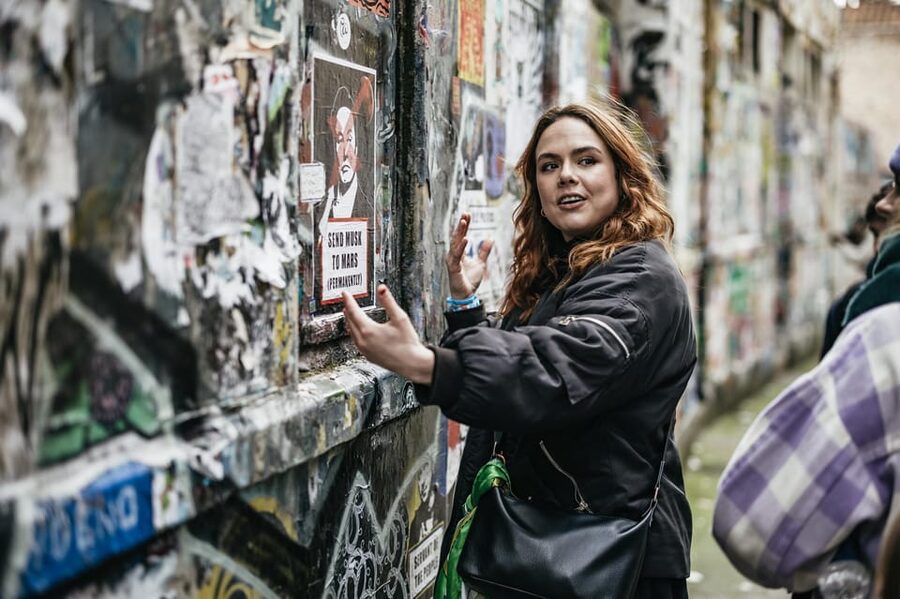 London: East End Street Art Tour and Spray Painting Workshop - Whitechapel Workshop at 19 Hessel Street: 45 Minutes of Spray Basics