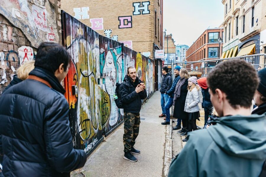 London: Half-Day Street Art Tour and Workshop - The Refreshment Break and the Shift into Making