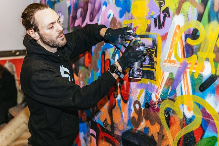 London: Half-Day Street Art Tour and Workshop - 1.5 Hours in the Workshop: Make Your Own Stencil (Then Spray It)