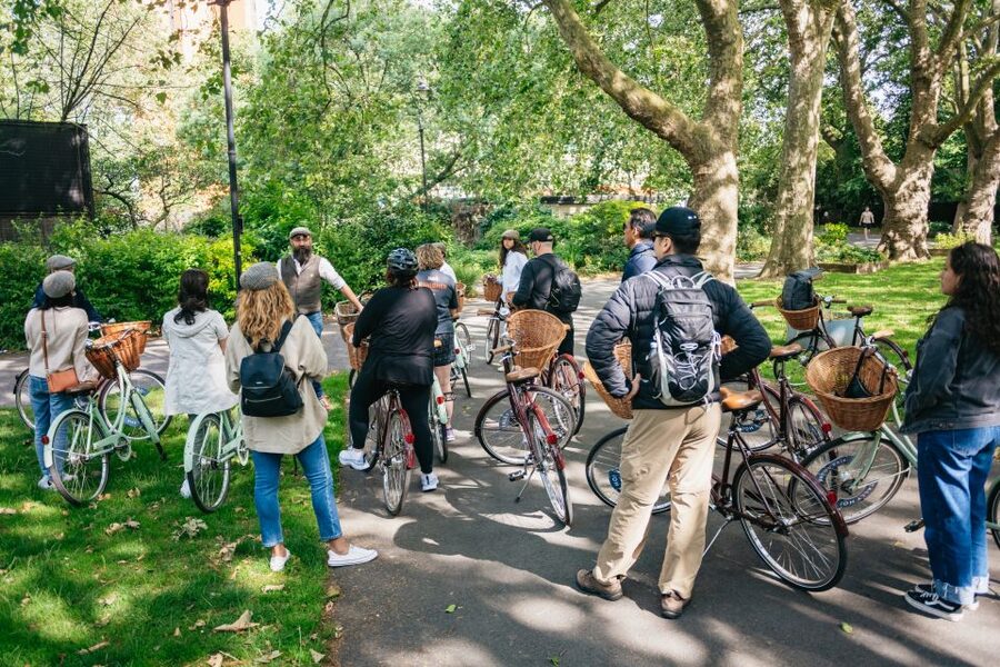 London: Landmarks & Secrets Bike Tour with Pub & Street Art - Handmade Pashley bicycles: easy handling, real comfort