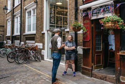 London: Landmarks & Secrets Bike Tour with Pub & Street Art - Your meeting point and the vibe at Tally Ho Experiences