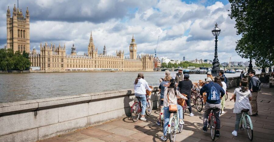 London: Landmarks & Secrets Bike Tour with Pub & Street Art - Trafalgar Square to the London Eye: classic sights, planned timing