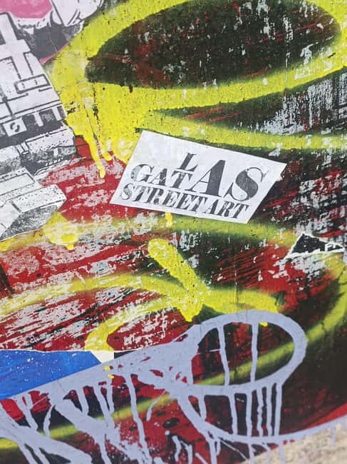 Lyon: Street Art in the Croix Rousse district - Finish at Pass. Mermet: a smooth ending with helpful city tips