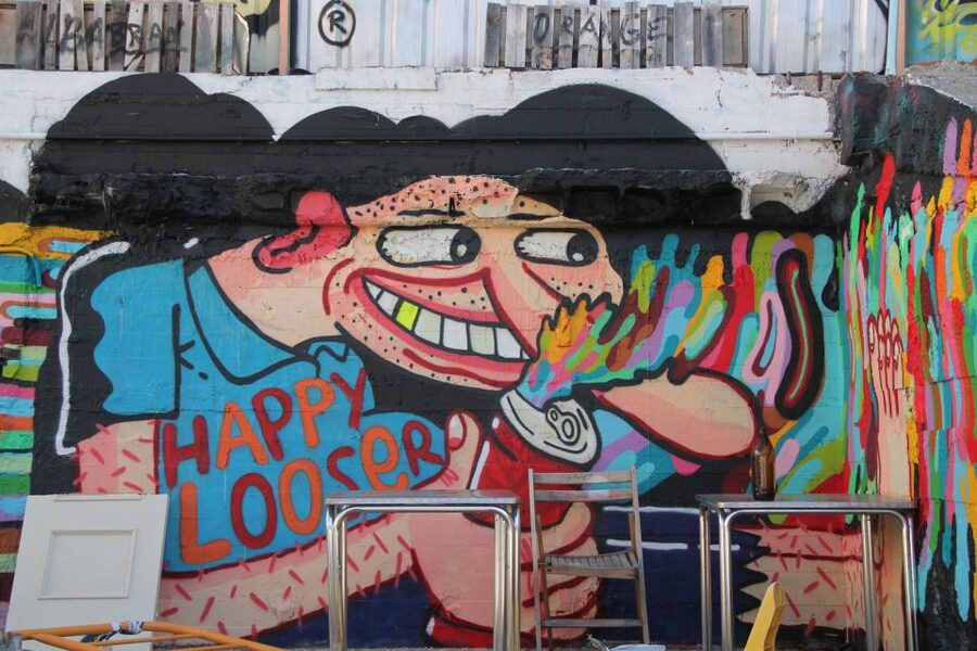 Madrid: Street Art Tour with Local Graffiti Hunter - Esta es una Plaza and Plaza del Sombrerete: reading veteran styles