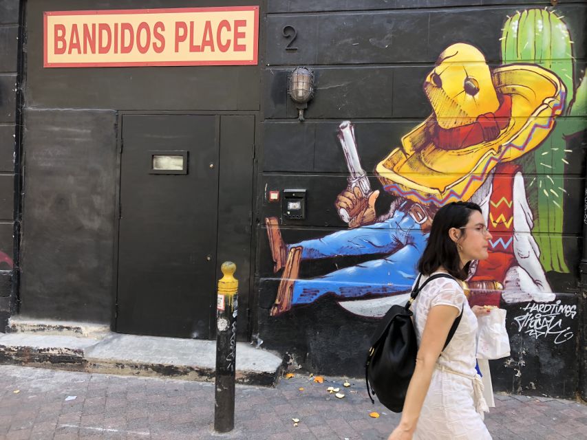 Marseille: Street Art Walking Tour and Local Drink - The neighborhood crowd: where art meets real life