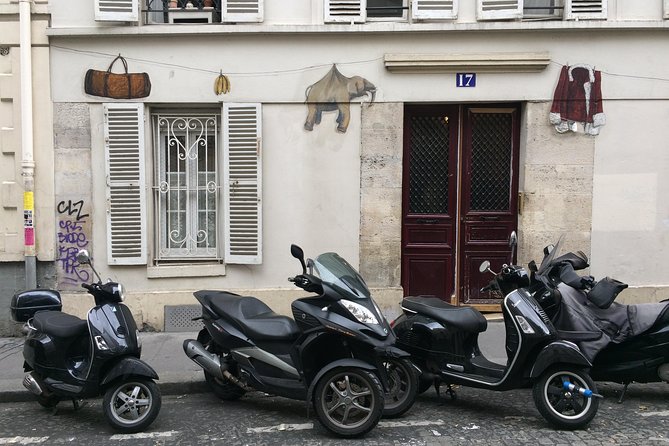 Montmartre Street Art Tour with an Artist - Hands-on street art: when you get to make something