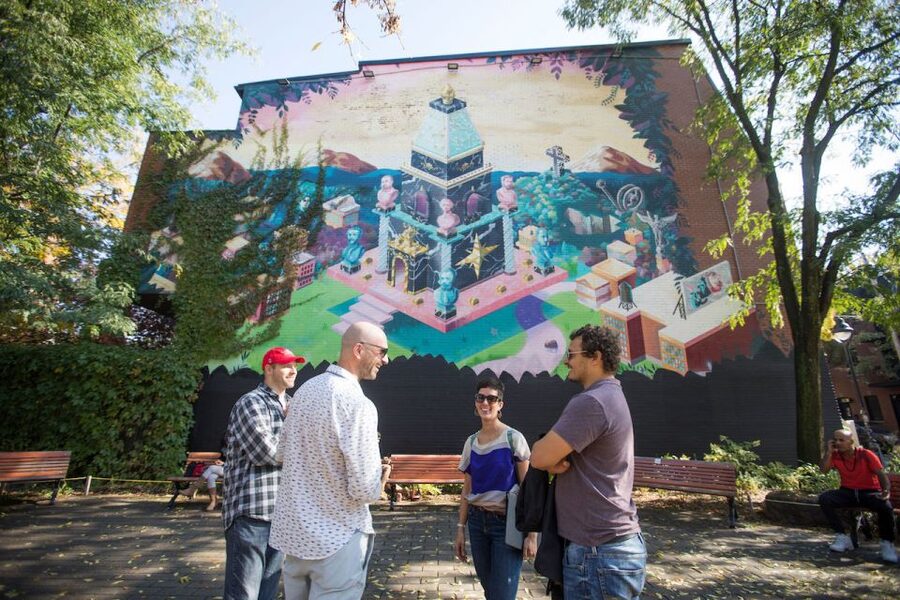 Montreal: Street Art & Mural 2-Hour Guided Walking Tour - Starting at HOTEL10: what the first 15 minutes set up