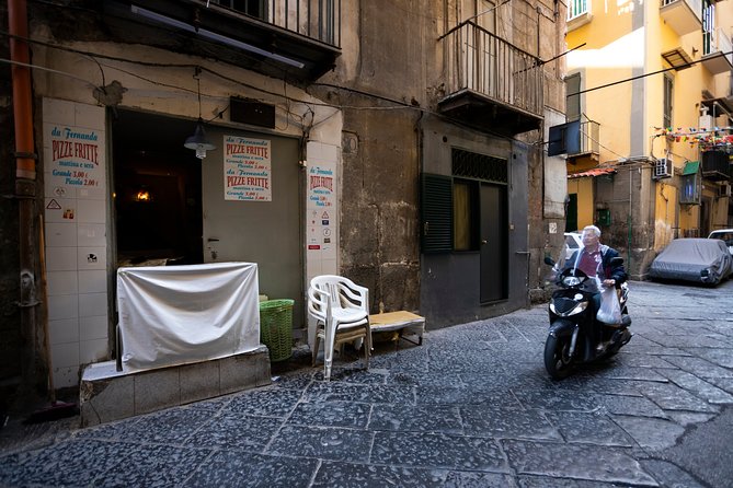 Naples Spanish Quarters Walking Tour Street Art, Folklore & Sweet - The guide experience: storytelling that makes the walls make sense