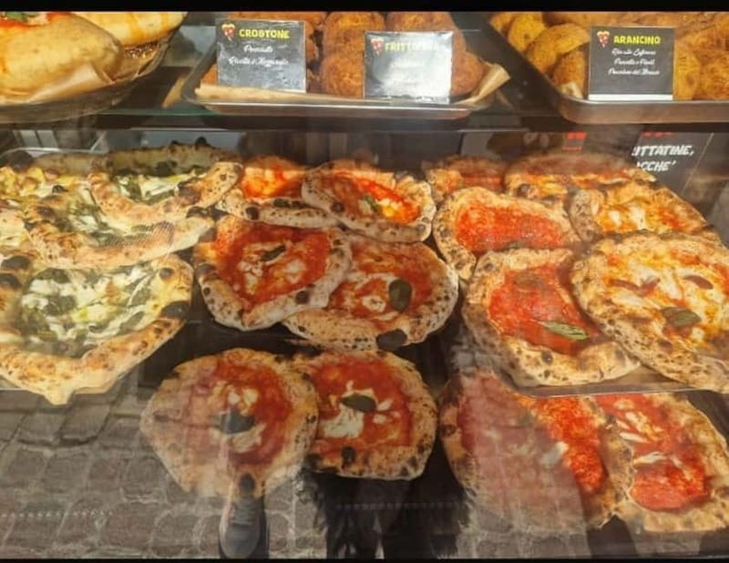Naples: Street Art, Wine and Food Tasting Walking Tour - The tastings: how the classics get arranged across the walk