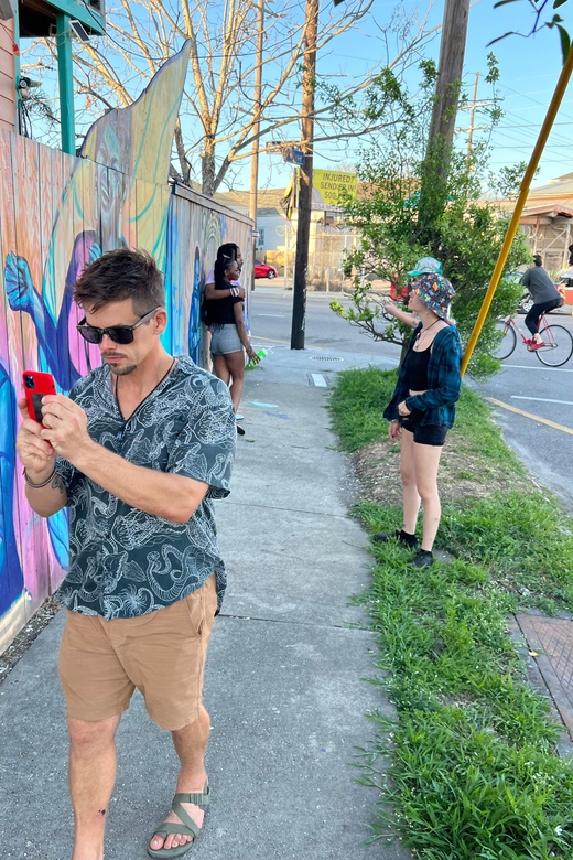 New Orleans Culture Street Art & Mural Walk - Accessibility and who can enjoy this walk