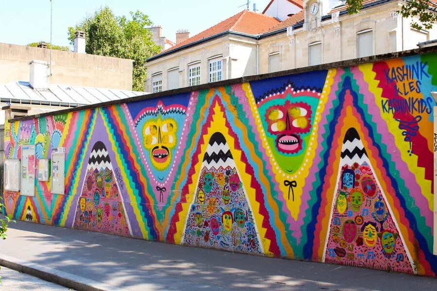 Paris Street Art at La Butte-aux-Cailles - Reading street art the way the guide wants you to